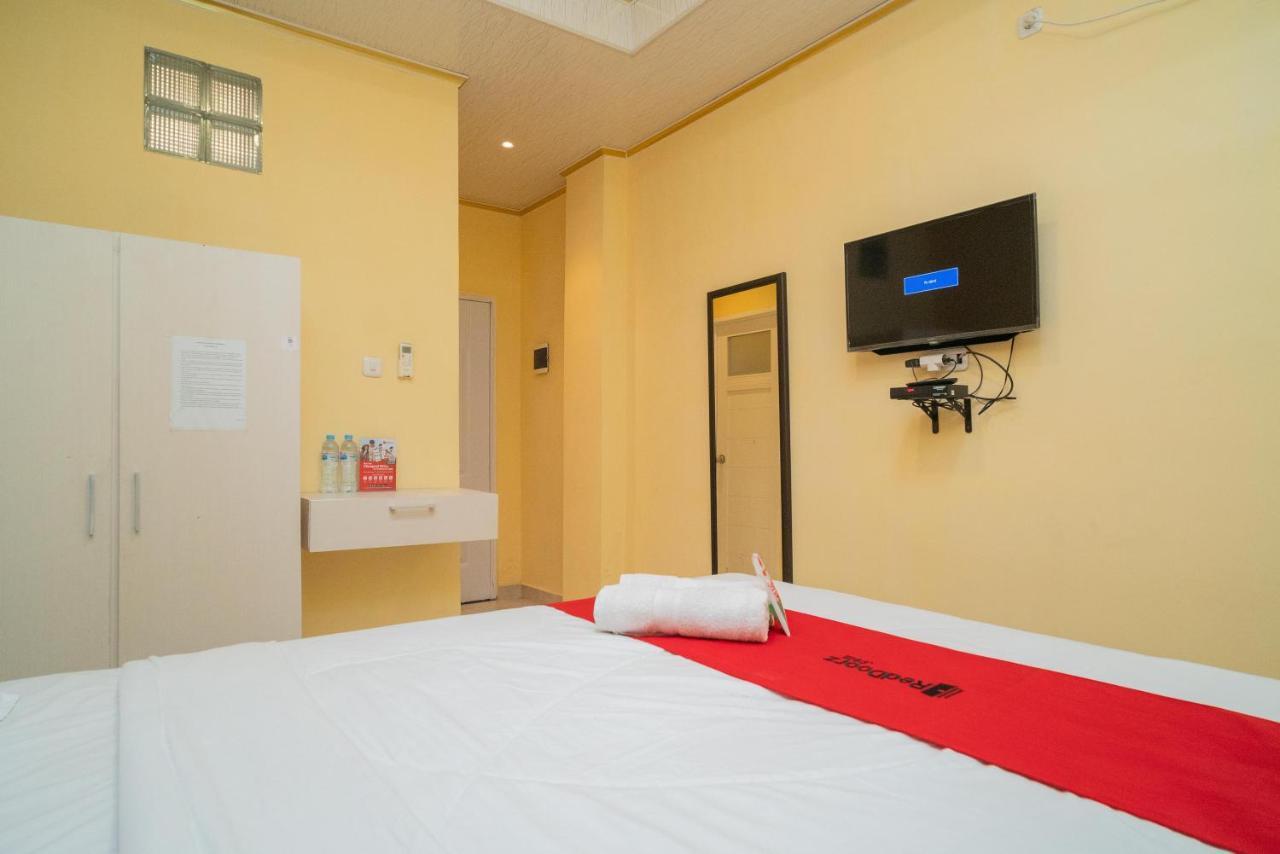 Reddoorz Plus Syariah Near Pasar Turi Surabaya Ngoại thất bức ảnh