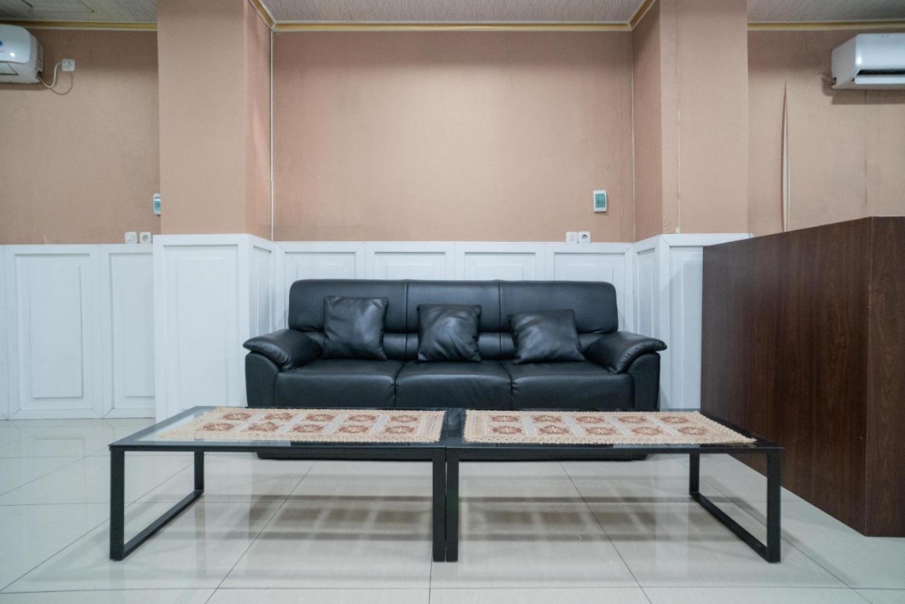 Reddoorz Plus Syariah Near Pasar Turi Surabaya Ngoại thất bức ảnh
