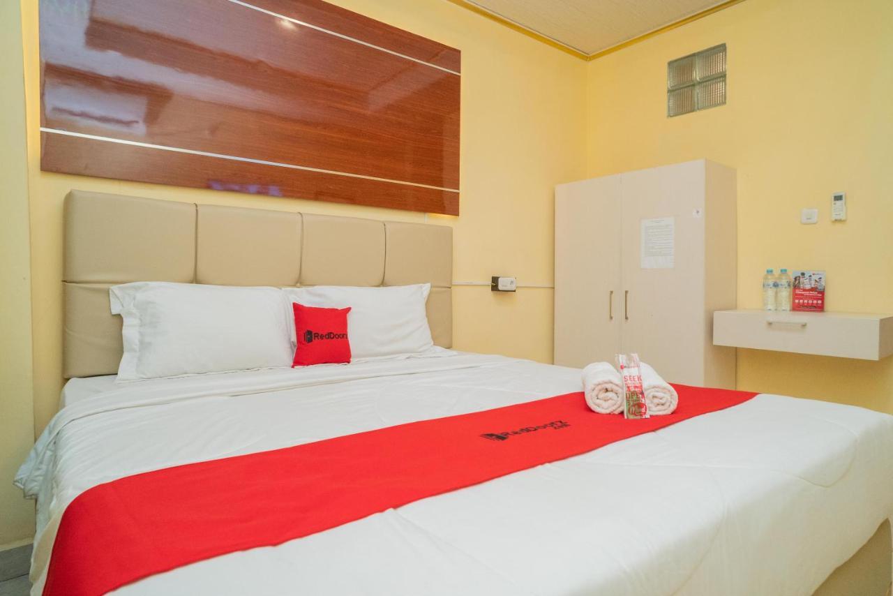 Reddoorz Plus Syariah Near Pasar Turi Surabaya Ngoại thất bức ảnh