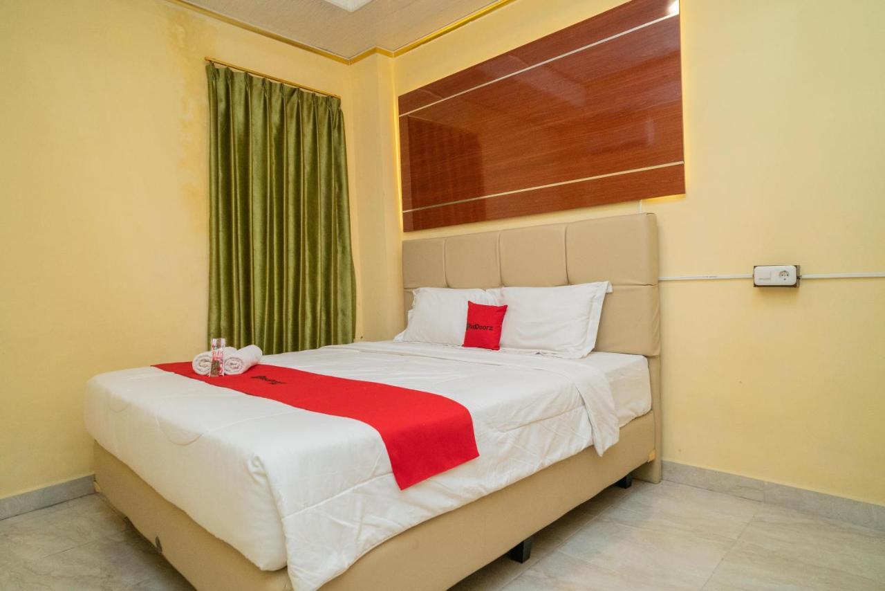 Reddoorz Plus Syariah Near Pasar Turi Surabaya Ngoại thất bức ảnh