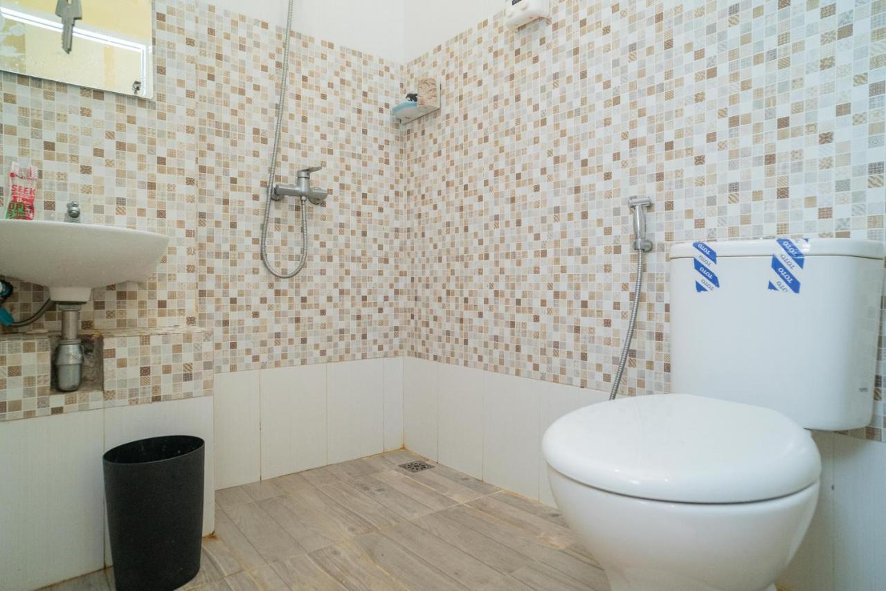 Reddoorz Plus Syariah Near Pasar Turi Surabaya Ngoại thất bức ảnh
